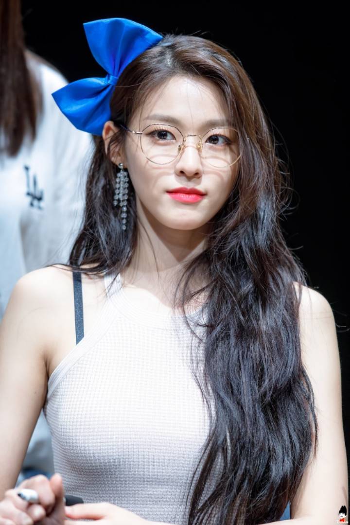 반응 좋았던 설현 의상