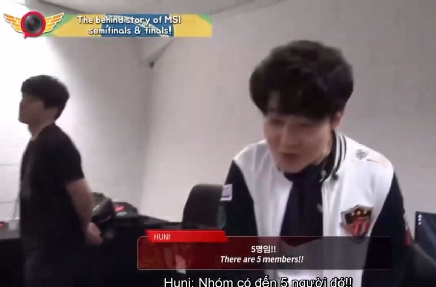 레드벨벳 맞추는 페이커..jpg