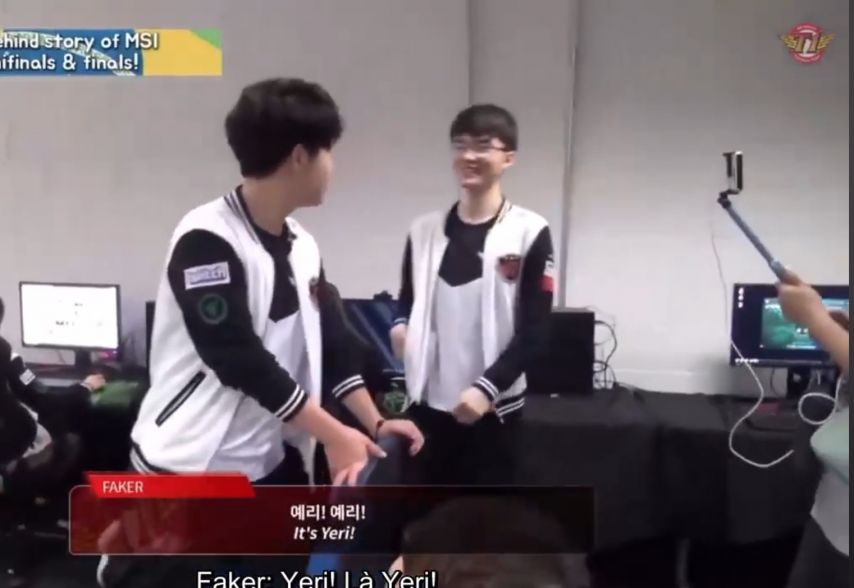 레드벨벳 맞추는 페이커..jpg