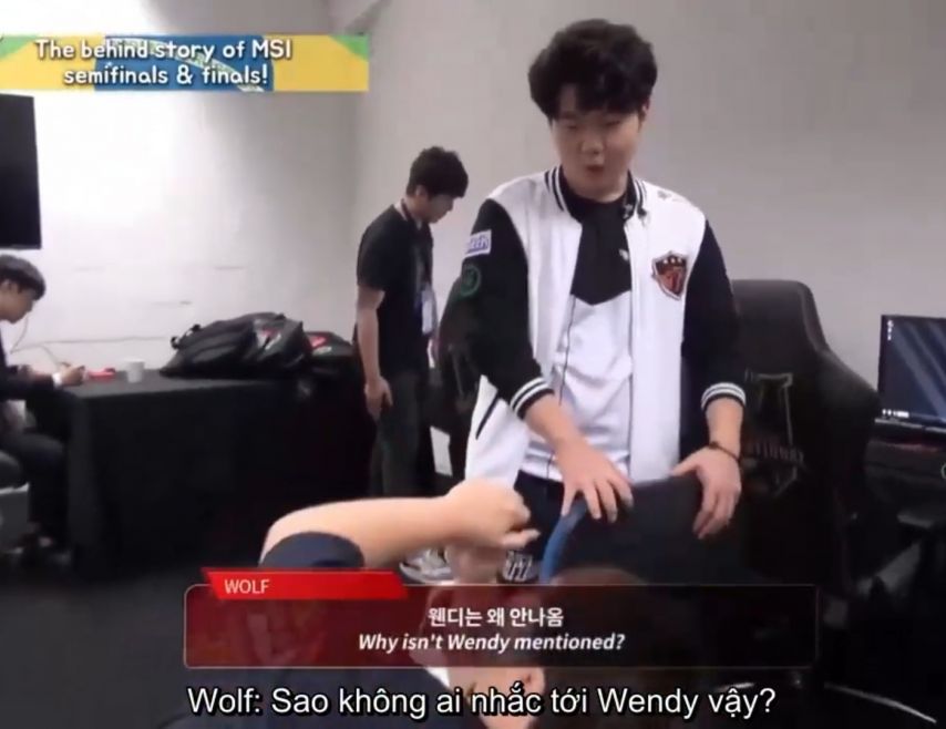 레드벨벳 맞추는 페이커..jpg